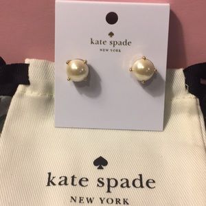 ♠️KATE SPADE - PEARL GUMDROP STUDS EARRINGS (NWT)